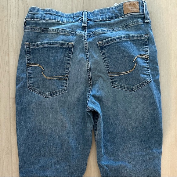 Signature by Levi Strauss Women's Light Blue Jeans - Picture 5 of 6